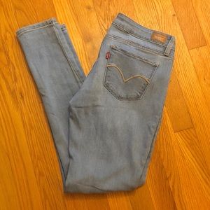 Levi light wash jeans